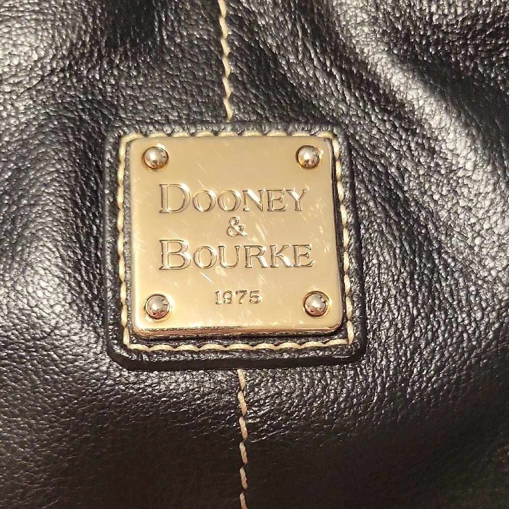 Dooney & Bourke Black Leather Bag with Slouchy Design - Hobo Bag - Picture 2 of 16